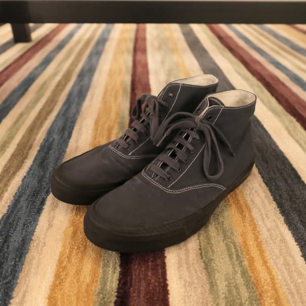 옴므 플리세 스니커즈