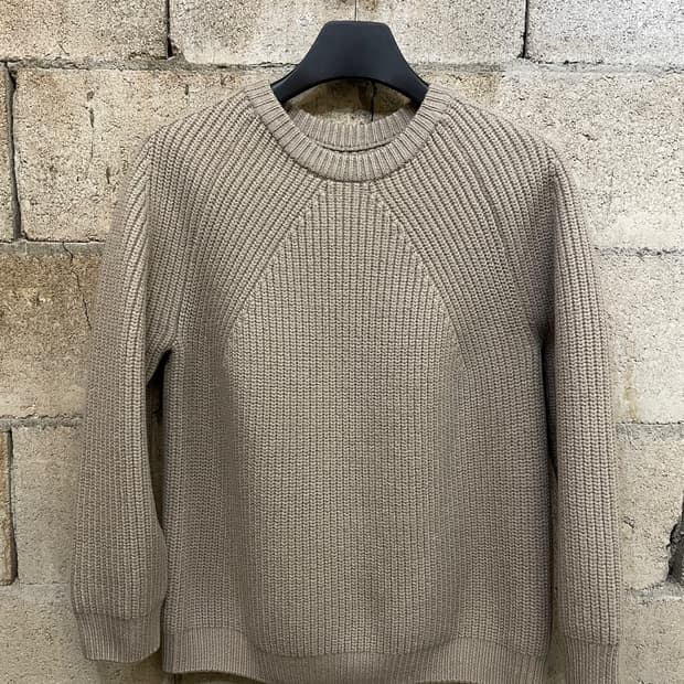 바토너 시그니처 크루넥 니트 