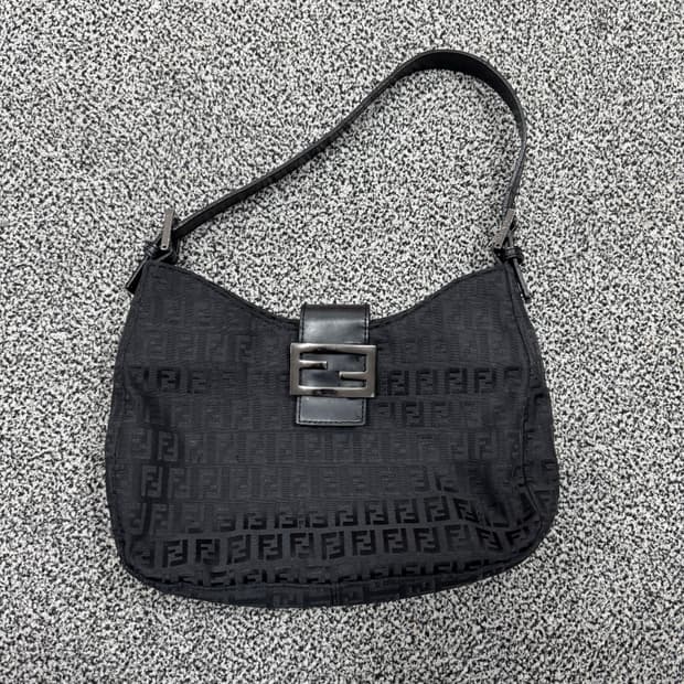 펜디 FENDI 주카 호보백 블랙