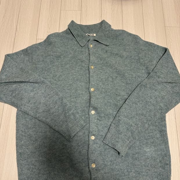 오라리 22fw 셔틀랜드 울 가디건 사이즈 5 팝니다