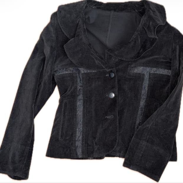 고딕 빈티지 카라 디테일 딱붙핏 자켓