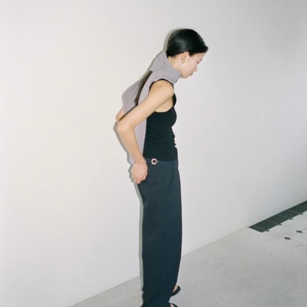 에레 EHRE SIDE-TAB COTTON TROUSERS NAVY 38