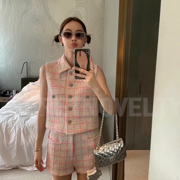 샤넬 뷰티 VIP 실버 메탈 크로스백 파우치 및 스타 코인 퍼스 세트