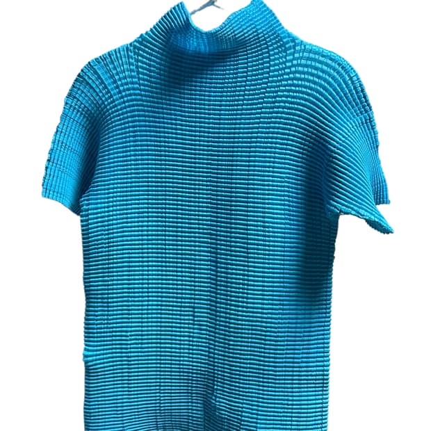 Issey Miyake 이세이미야케 탑
