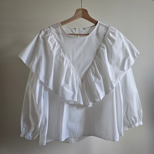 ZARA 러플 화이트 블라우스 (L)