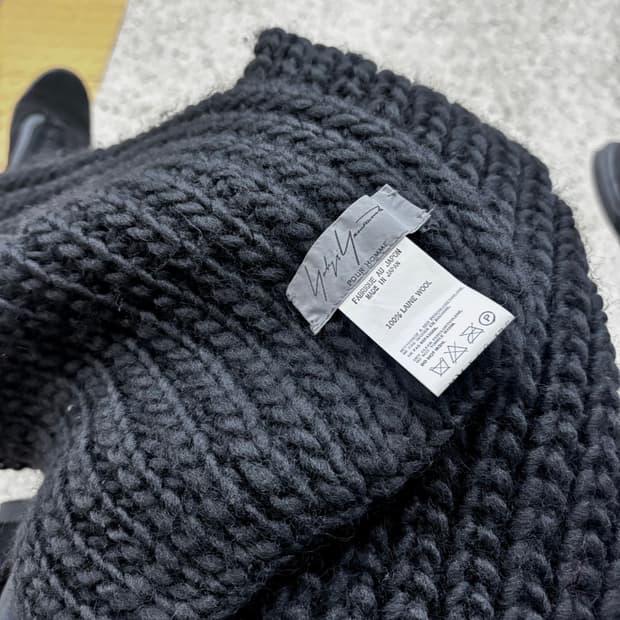 요지야마모토 뿌르옴므 머플러