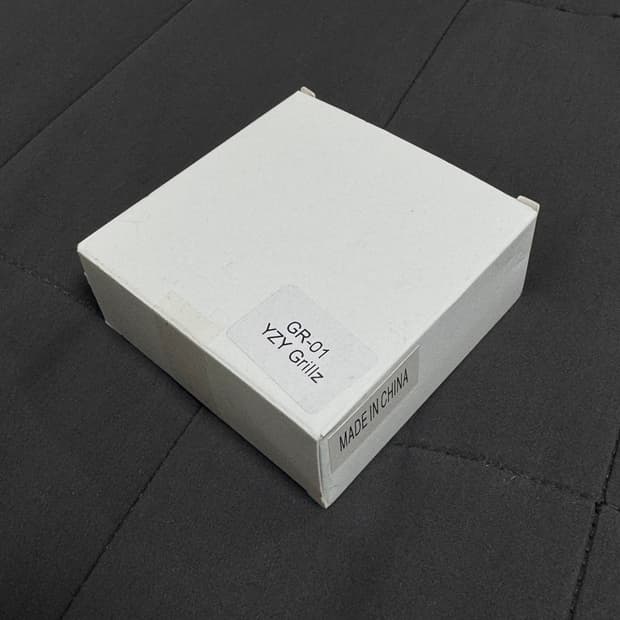 칸예웨스트 콘서트 MD GR-01 그릴즈 실버 새상품