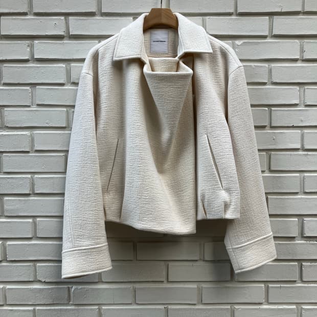 (W)르917 르셉템버 울 드레이프 크롭 자켓 아이보리 34사이즈