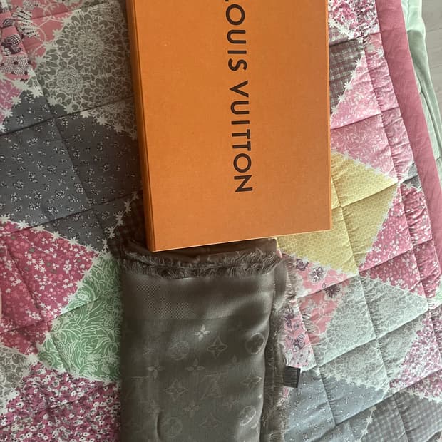 루이비통 모노그램 숄 베이지