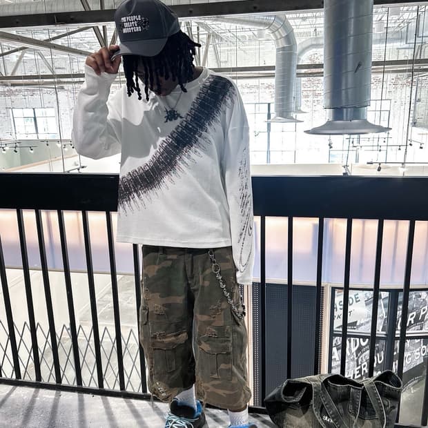 CARNIVL BULLETSFLY 롱슬리브 티셔츠