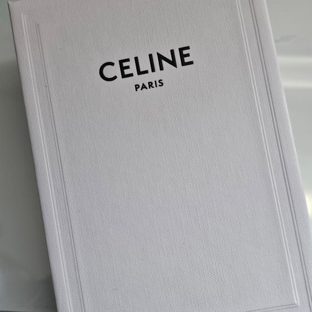 셀린느 트리옹프 반지갑 브라운