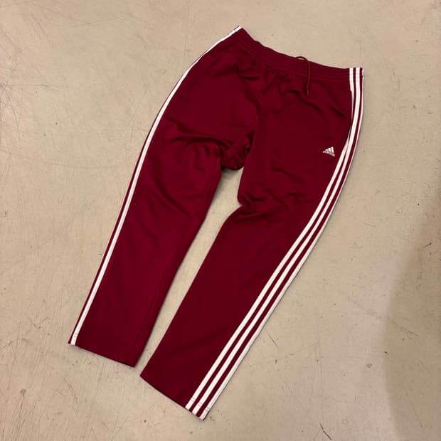 아디다스 이큅먼트 레드 트레이닝 팬츠