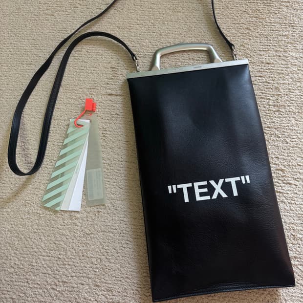오프화이트 "TEXT" 블랙 가방 숄더백