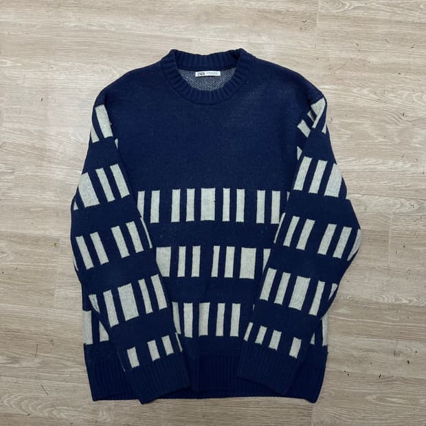 자라 패턴 크루넥 라운드 니트 스웨터 [네이비] M/95