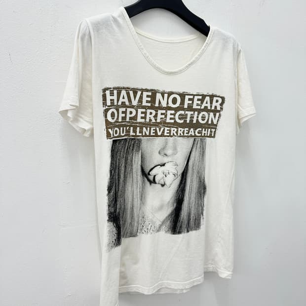 NONE vintage printing v neck tee