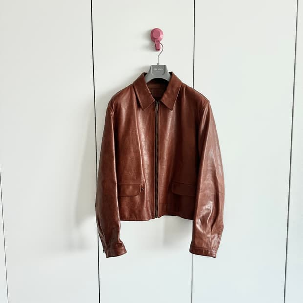 프라다 25ss 팔리샌더 카프레더자켓