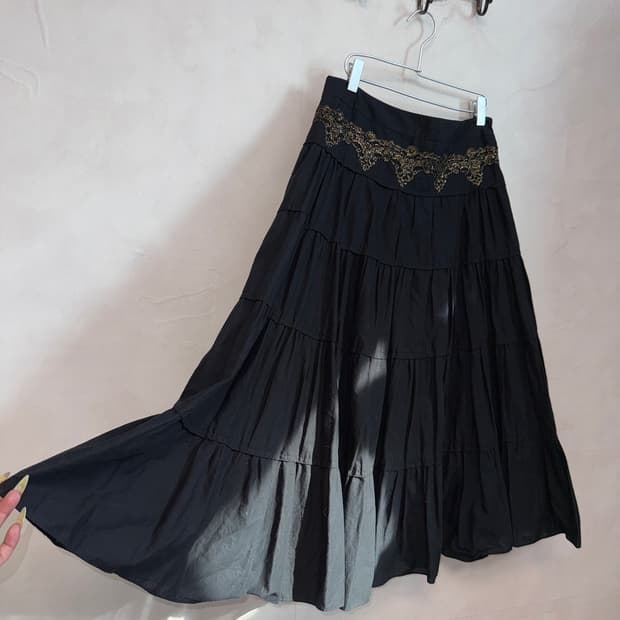 Black oriental details maxi cancan skirt