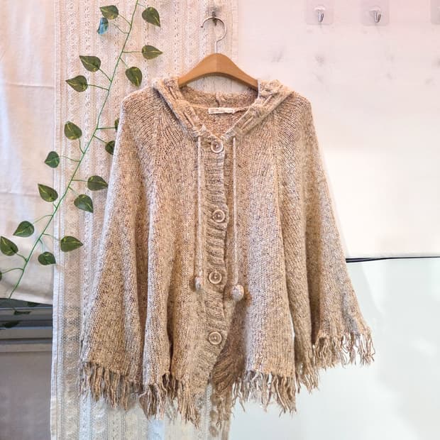 케이프핏 밑단 태슬 보카시 가디건