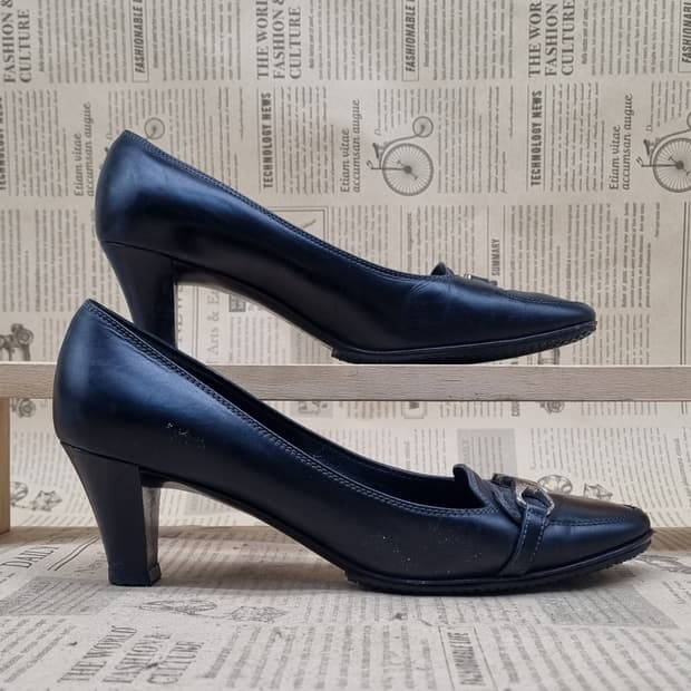 페라가모 여성 펌프스힐 5.5 225 굽6