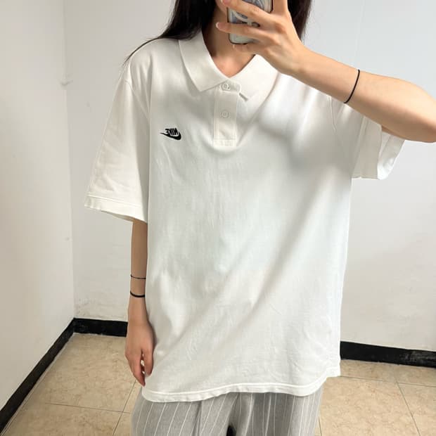 Nike White Collar T-Shirt