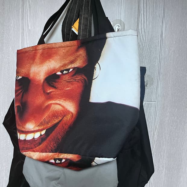 에이펙스 트윈 숄더백