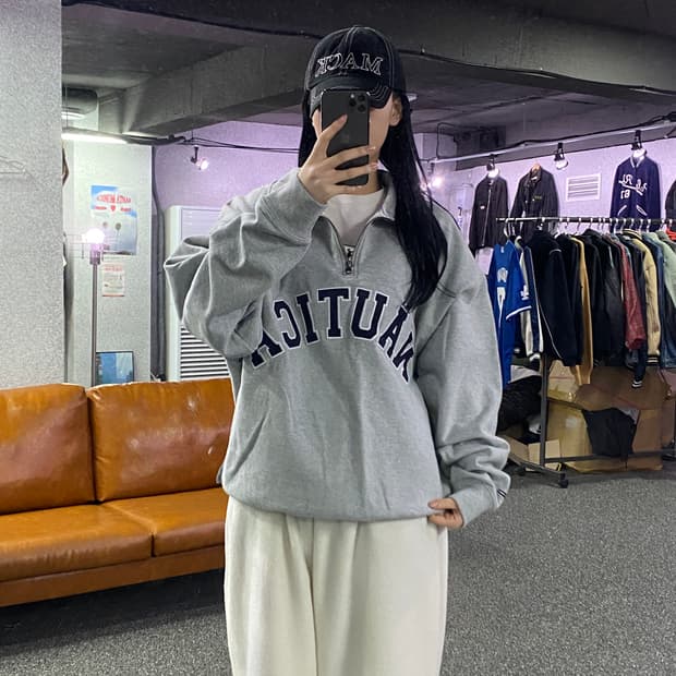 노티카 스펠아웃 반집업 맨투맨 B3052