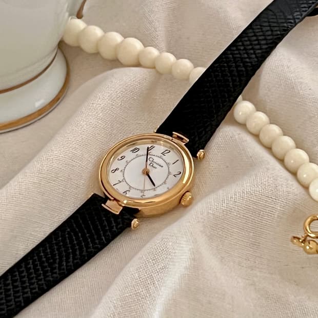 디올 골드 라운드 여성 시계 / 정품감정.케어