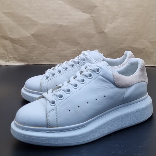 AMQ 스니커즈 245