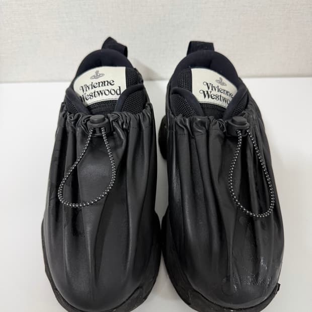 비비안 웨스트우드 스니커즈