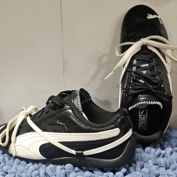 푸마x블랙핑크 로제 스피드캣 PRM 블랙 웜 화이트 235