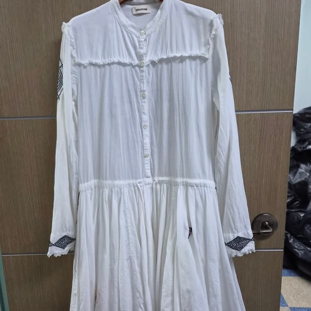 쟈딕앤볼테르 화이트 면자수 원피스