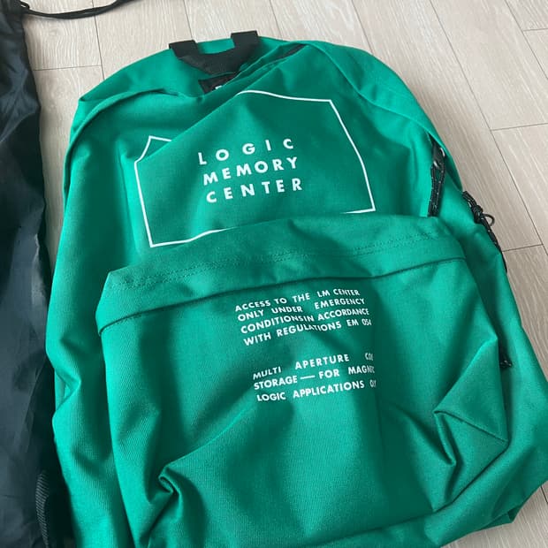 이스트팩 언더커버 그린 백팩