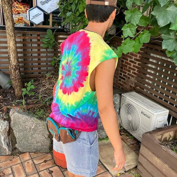 vtg tie-dye cutting sleeveless 