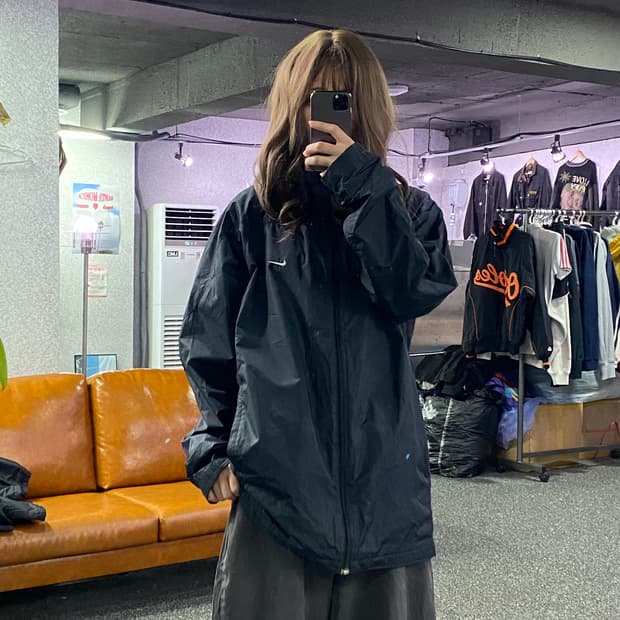 나이키 스우시 나일론 바람막이 B2580