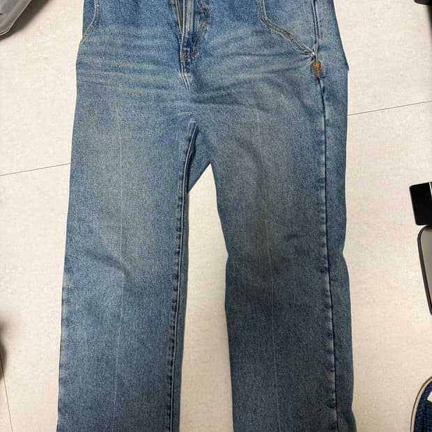 아더에러 데님 팝니다(A4)