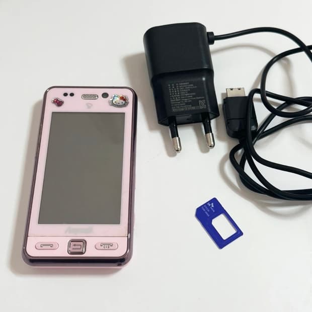 애니콜 '연아의 햅틱' (모델명: SCH-W770 등) 피처폰