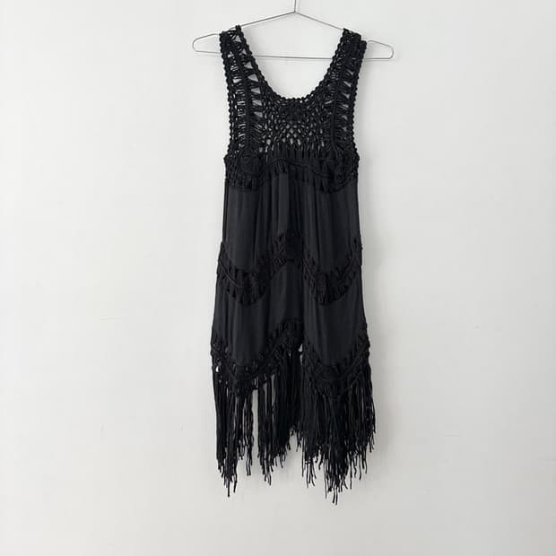 Wind dark punching sleeveless / black