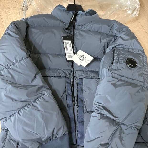 XL)c.p컴퍼니 나이크라R 쇼트 다운 자켓 스톤 블루 cp컴퍼니 패딩