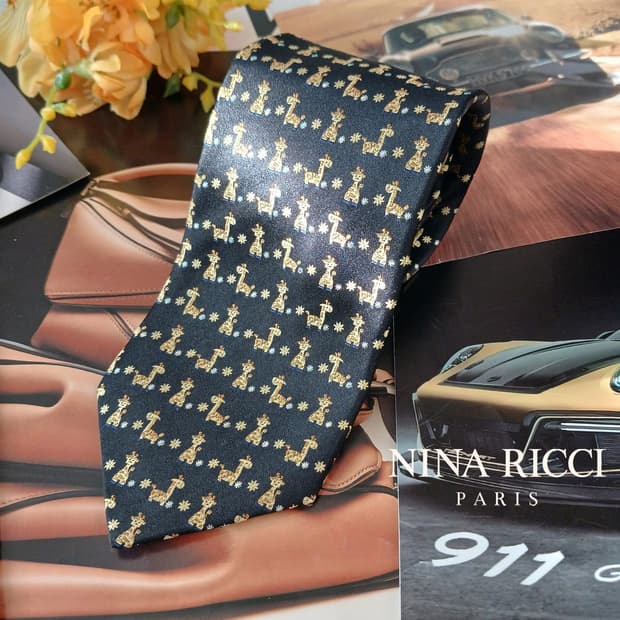 니나리치 실크 블랙 기린 패턴 넥타이 8.6cm A+등급 A19237
