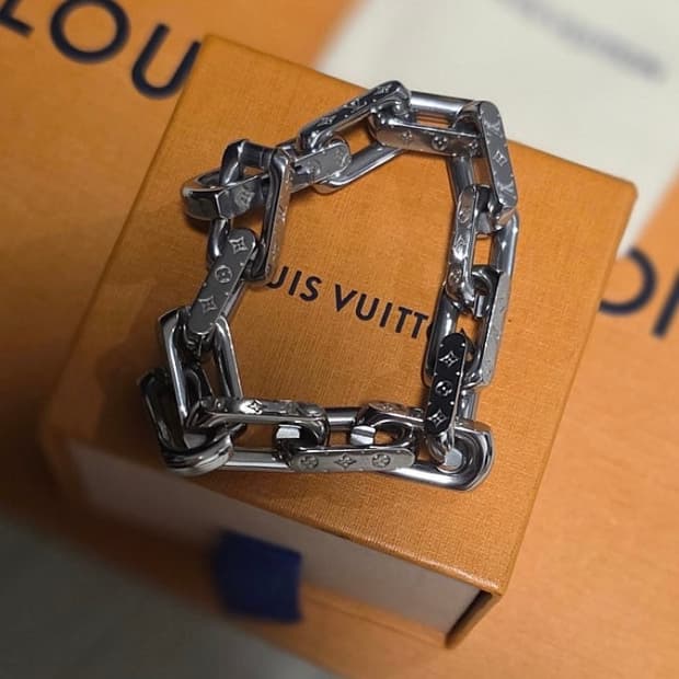 루이비통 모노그램 팔찌 M