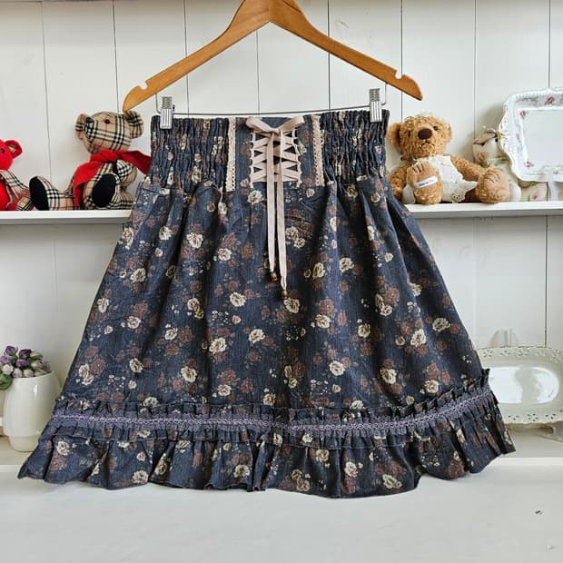 axes femme(엑시즈팜) 플라워 레이스 코르셋 플레어 스커트 (M)