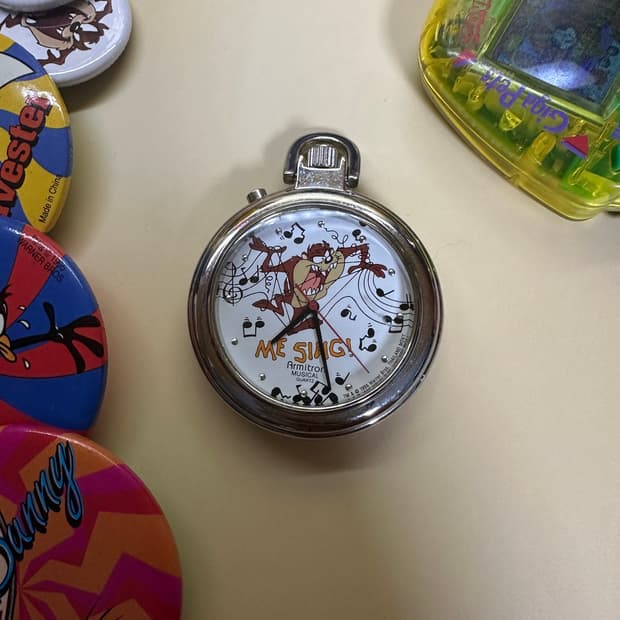95 looney tunes taz me sing! poket watch