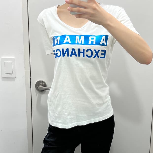 Armani Exchange 아르마니 브이넥 반팔 티셔츠