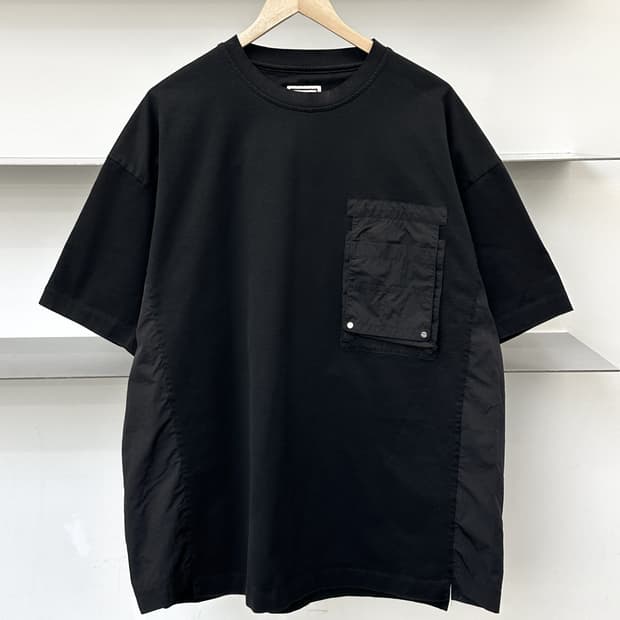 우영미 21SS 스퀘어 로고 나일론 포켓 티셔츠