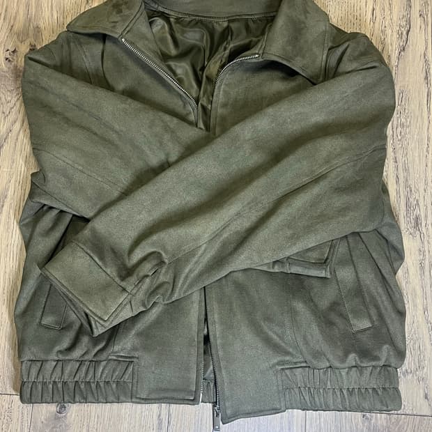 카키색 스웨이드 자켓
