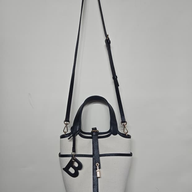 브르노말리 캔버스 토트크로스백