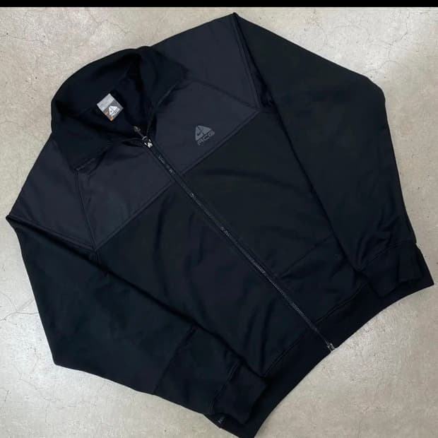 나이키 acg 트랙탑 M사이즈