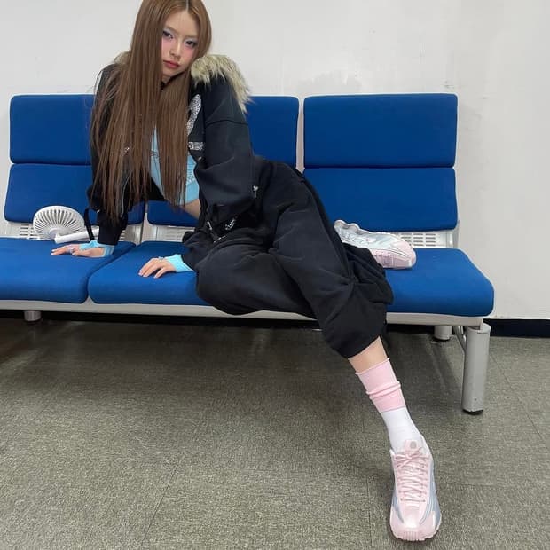 나이키 샥스 R4 베얼리 로즈 메탈릭 플래티넘