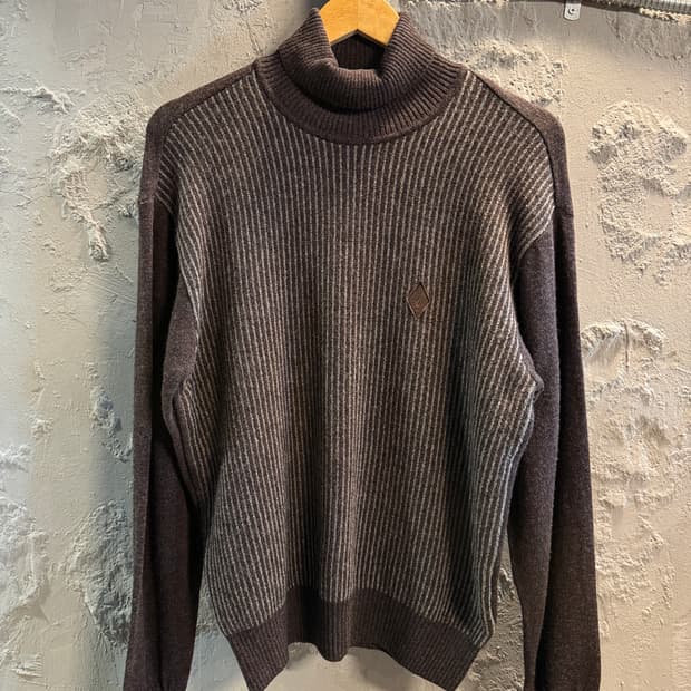 입생로랑 터틀넥 울 니트 브라운 95