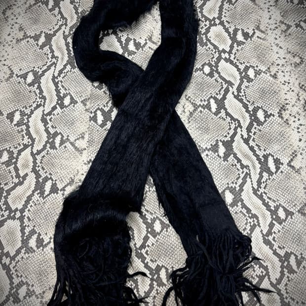 “Vintage” Black Fur Chic Mood Scarf